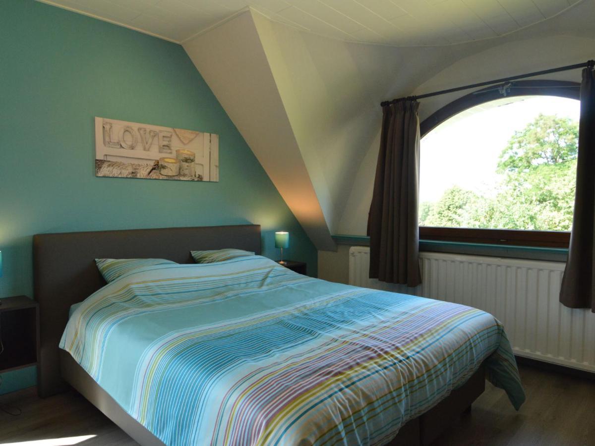 Elegant Villa In Stavelot With Fitness Playroom Kültér fotó