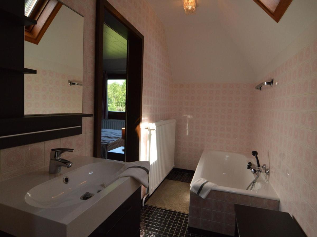 Elegant Villa In Stavelot With Fitness Playroom Kültér fotó